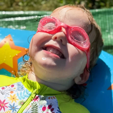 Очки Infant Guppy Goggles Strawberry Pink 2-6 лет
